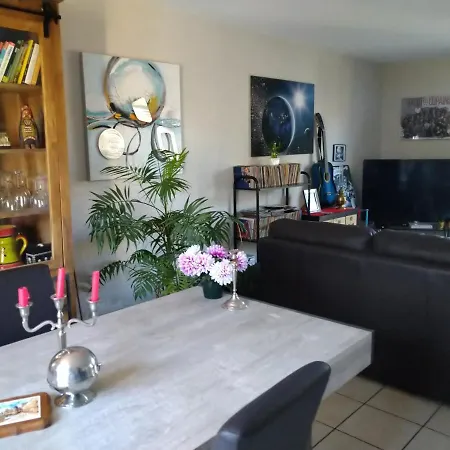 Avec Petit Dejeuner Homestay Carcassonne