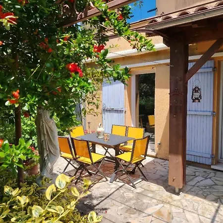 Avec Petit Dejeuner Rum i privatbostad Carcassonne