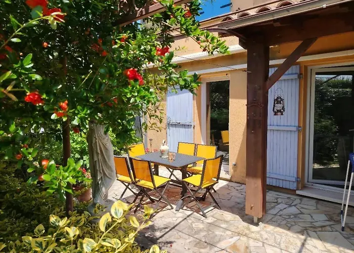 Avec Petit Dejeuner Homestay Carcassonne